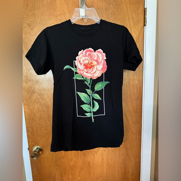 Elegant Black Tee with Floral Design - Rose with Thorns - Picture 1 of 5